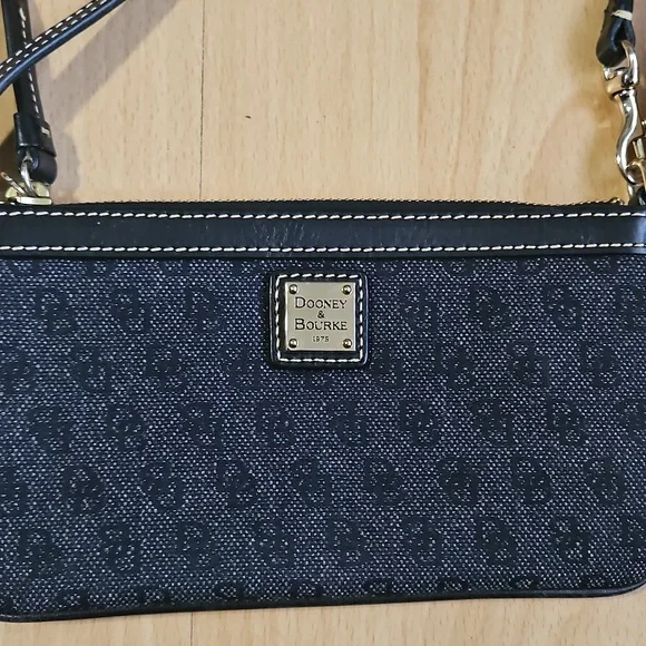 Dooney & Bourke Black Logo &Leather Wristlet with Monogram. - Picture 9 of 9
